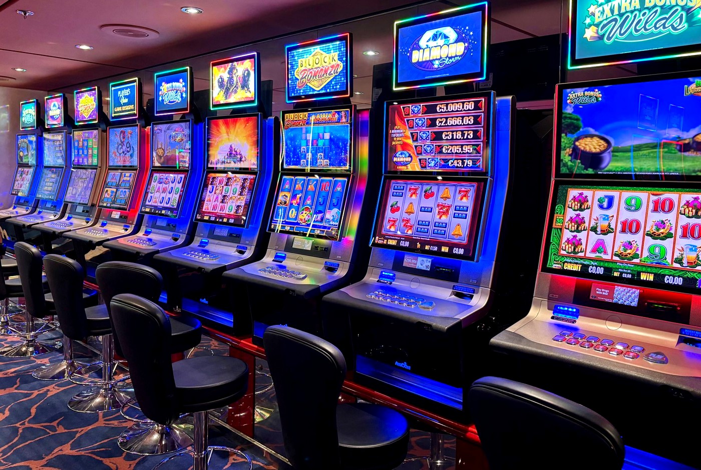 Betano Slots mit leuchtenden Walzen und Casino-Farben